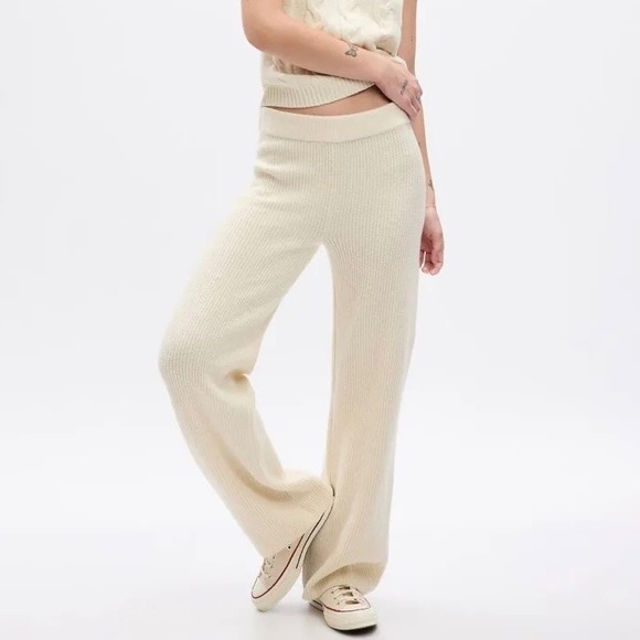 GAP Pants - Gap Cashsoft Shaker Stitch Sweater Knit Pants Beige Wide Leg Pull On S
